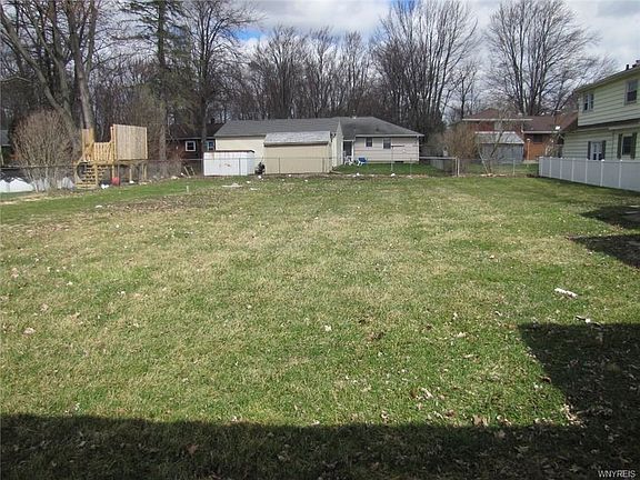 5th image of 429 Roger Ave
