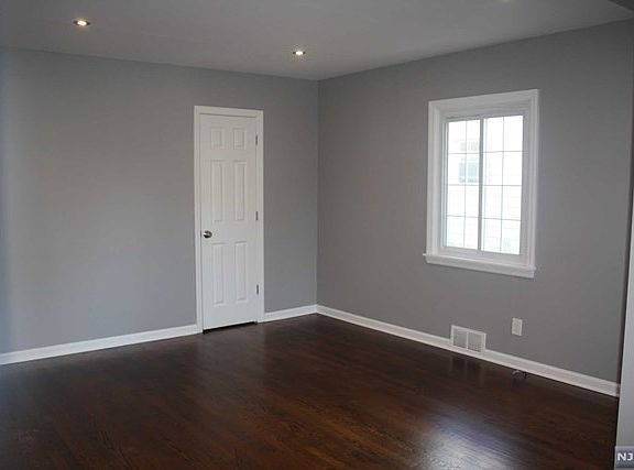 5th image of 315 Hillside Ave