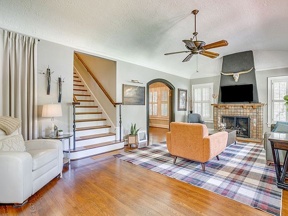 5th image of 2041 Hawthorne Ave