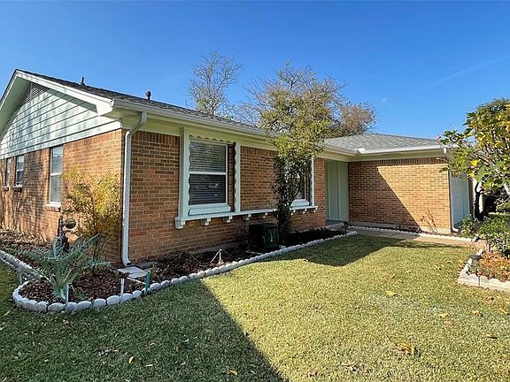 2nd image of 705 N Cottonwood Dr