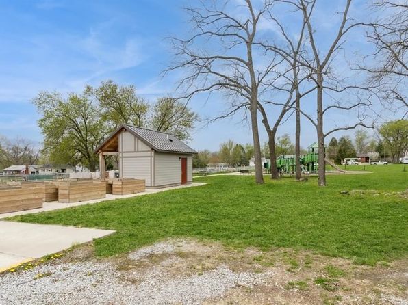515 3rd Ave, Iowa City, IA 52245