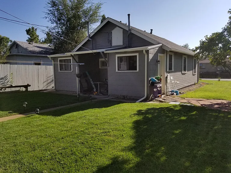2043 Eaton St — Photo 52
