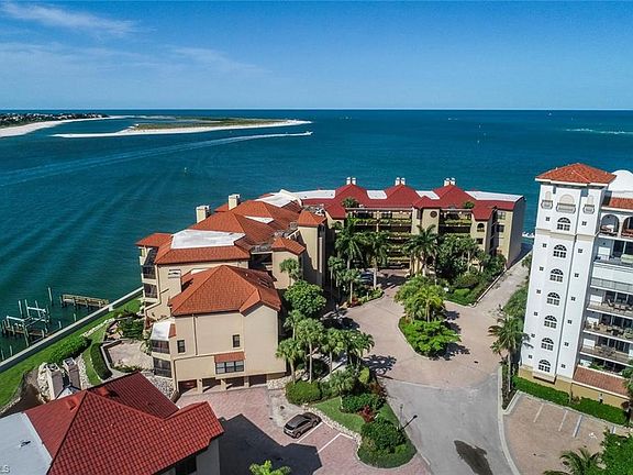 2nd image of 532 La Peninsula Blvd #532