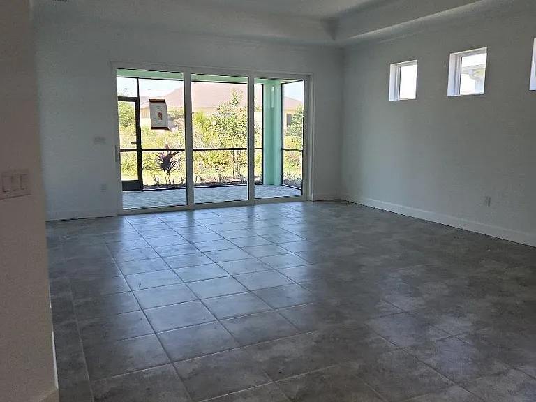 215 Gypsy Palace Ln — Photo 2