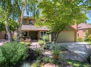2630 Land Park Dr, Sacramento, CA 95818
