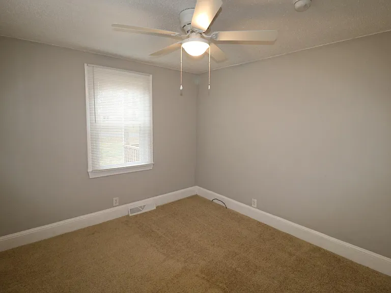 130 Court St — Photo 7