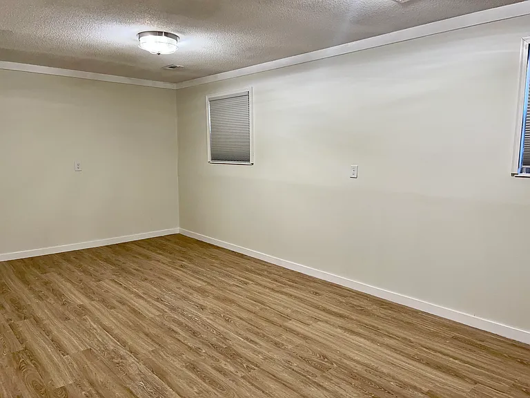 1932 Carolina Ln — Photo 14