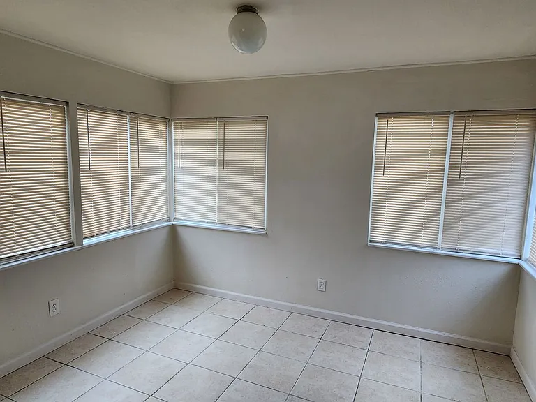 1720 Oregon Dr — Photo 9