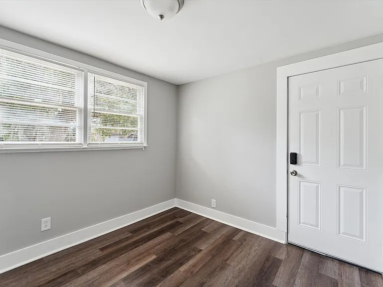 2120 E Gwinnett St — Photo 26