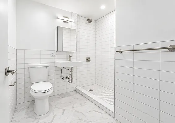 Bathroom, photo 1