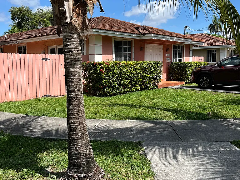 3605 SW 29th St — Photo 5