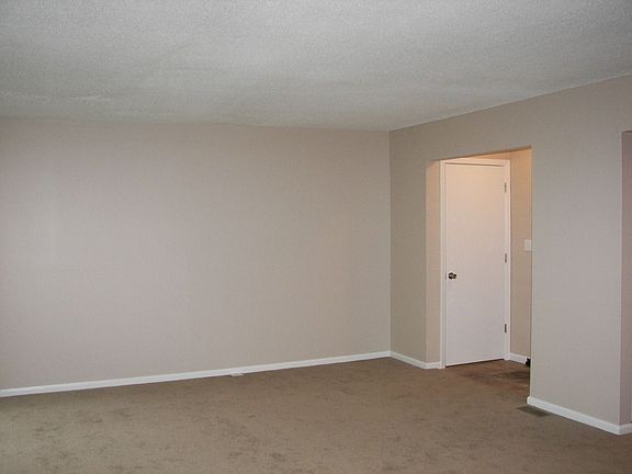 4th image of 7429 W 102nd Ct