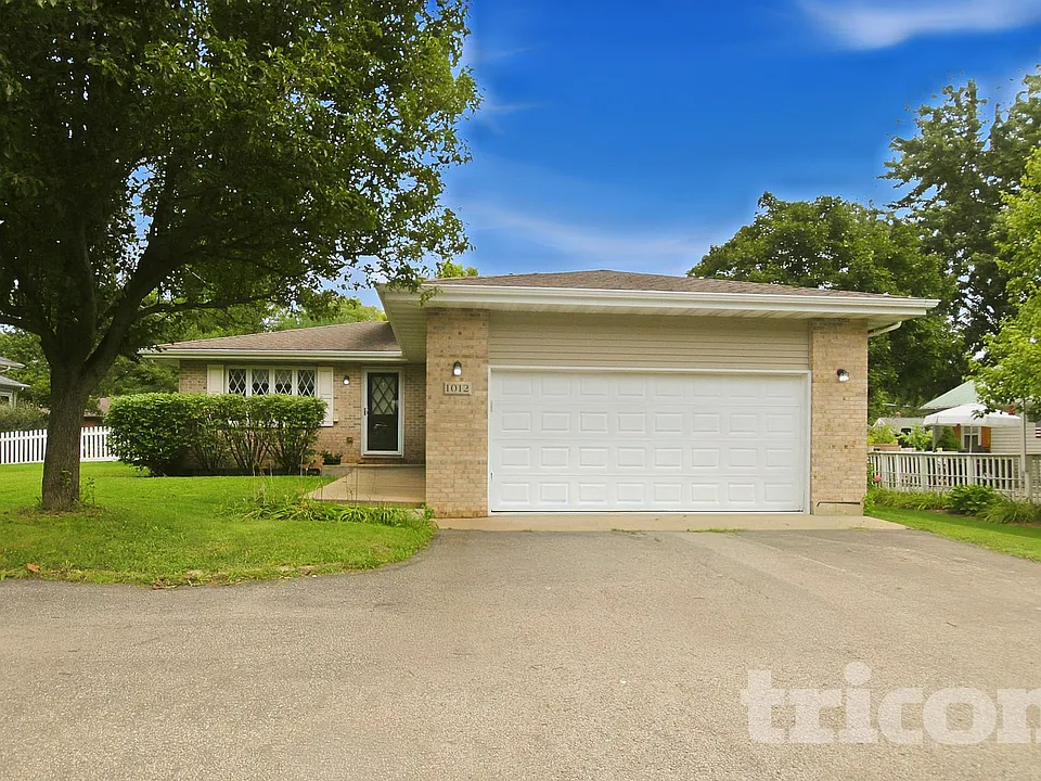 1012 N Cedar Rd
