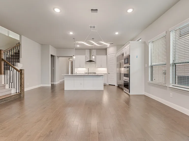 846 Tillman Dr — Photo 5