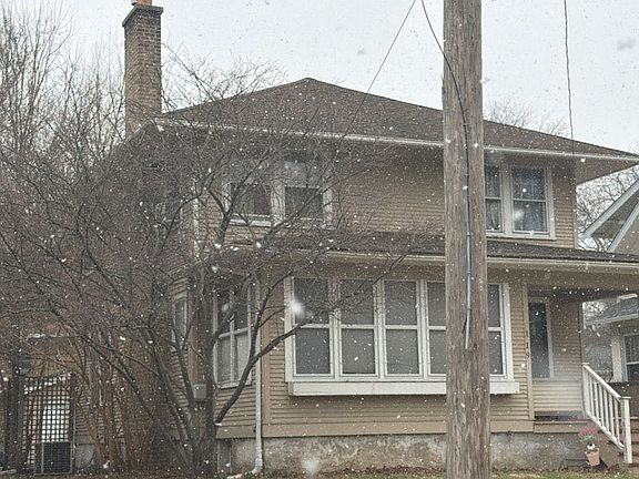 3rd image of 119 S Russell Ave
