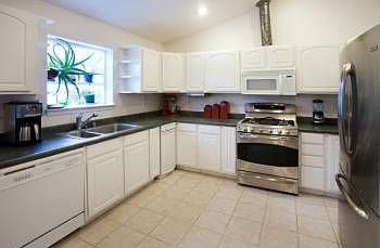 4th image of 932 Patricia Ln