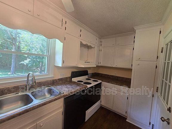 2nd image of 2969 Tall Cedar Ln