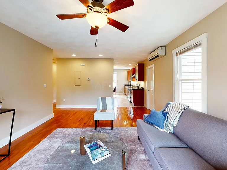 50 Mansfield St #4 — Photo 7