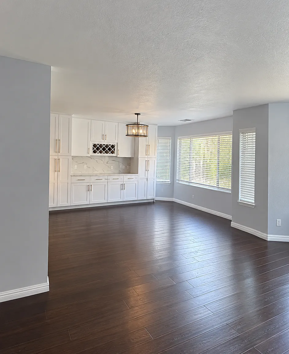 3 bed, 1350 sqft, $6,995 — Photo 2