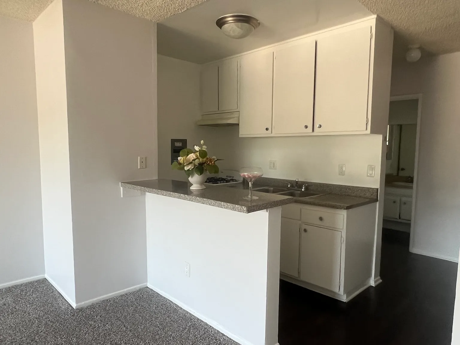 Nordhoff St - 15537 — Photo 3