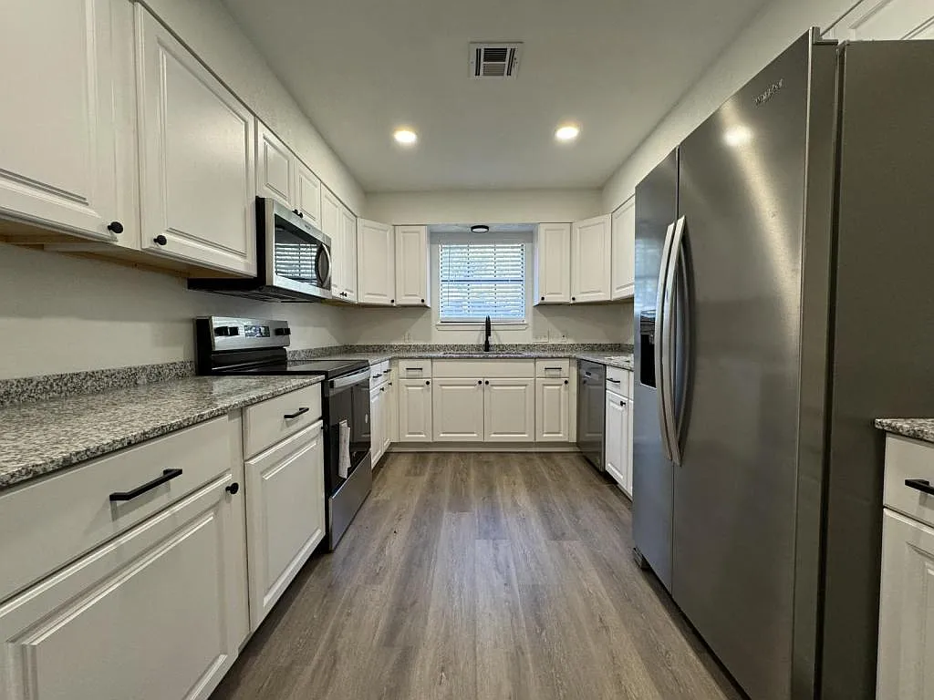 3910 Shallow Ford Rd — Photo 1