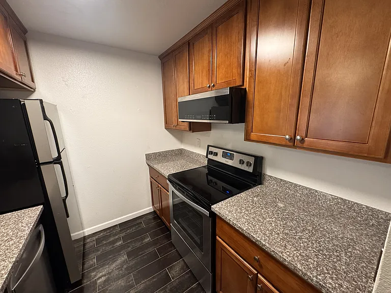 2901 Macarthur Blvd #307 — Photo 5
