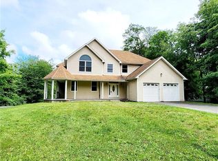 54 Dykes Park Rd, Nanuet, NY 10954