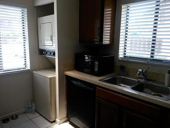 4th image of 2445 SW 22nd Ave #1010