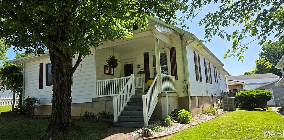 1st image of 209 Knapp Ave