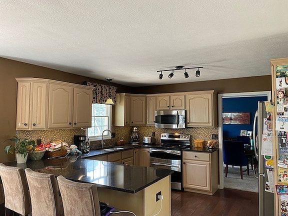 3rd image of 27 Brunton Ct