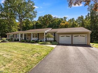 5 Beech Dr, Morris Plains Boro, NJ 07950