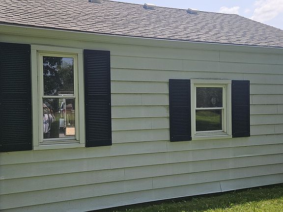 4th image of 2926 N Billman Rd