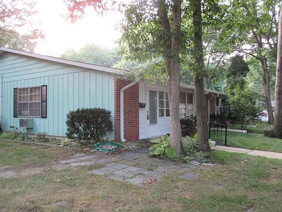 2nd image of 163A Gramercy Ct #100A