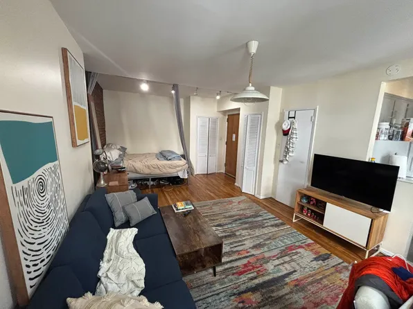 496 Henry Street image 1 of 7