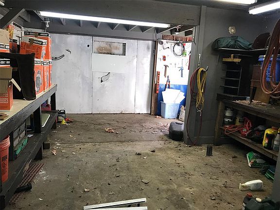 4th image of 1609 Delaware Ave