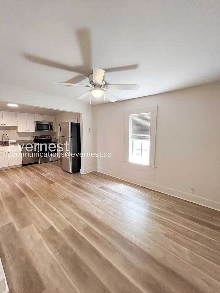 3 bed, 1.0 bath, 1006 sqft, $1,645 — Photo 4