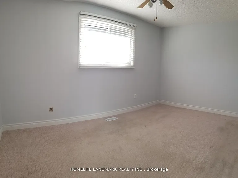 33 Elora Dr — Photo 10