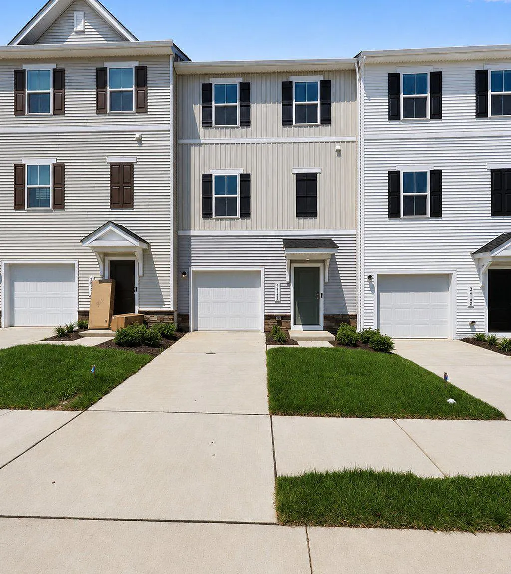 3 bed, 3.5 bath, 1927 sqft, $2,375 — Photo 2