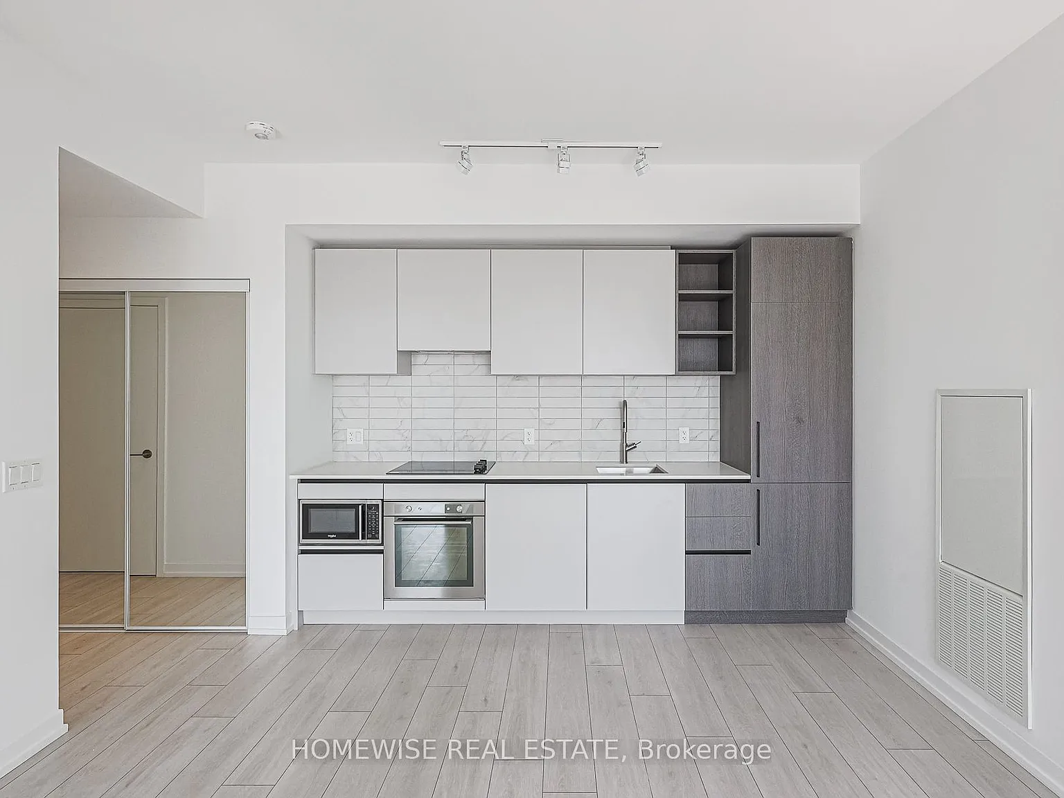 3 bed, $4,699 — Photo 4