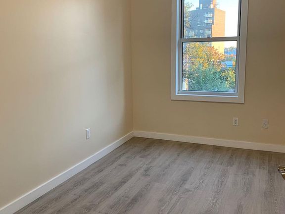2nd image of 6946 44th Ave APT 2R
