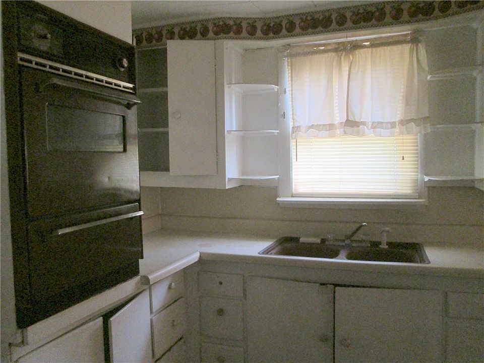 2nd image of 1311 E 9th St