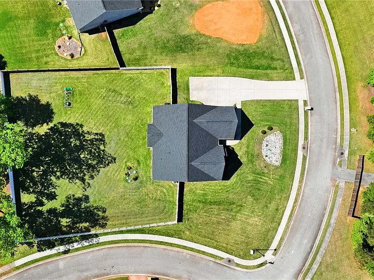201 Cades Ct — Photo 33