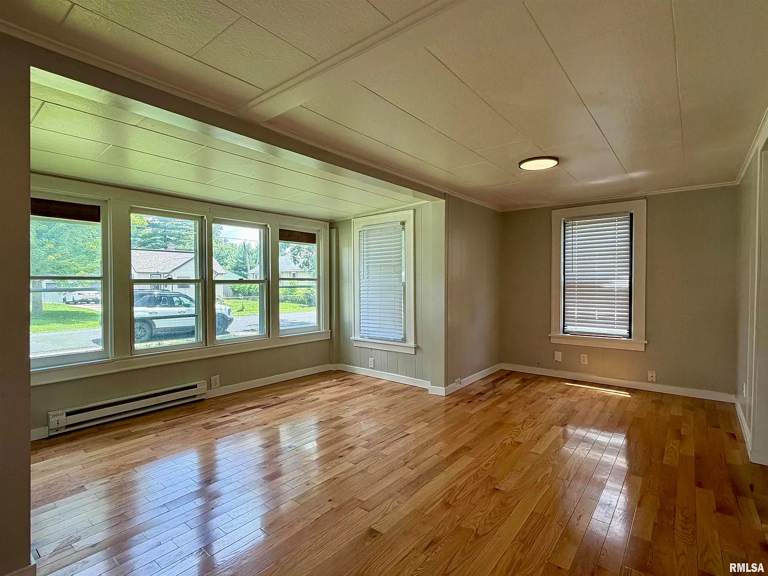 1 bed, 572 sqft, $1,050 — Photo 3