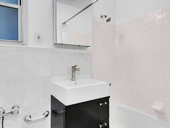 5th image of 66 Madison Ave APT 7J
