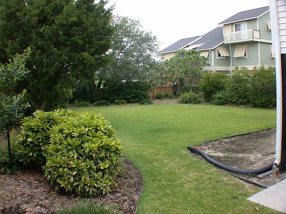 3rd image of 621 Carolina Blvd