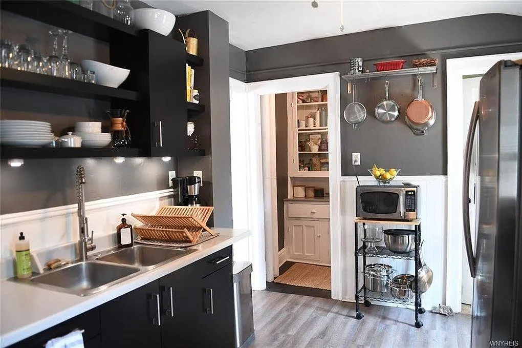 2 bed, 1044 sqft, $1,700 — Photo 3
