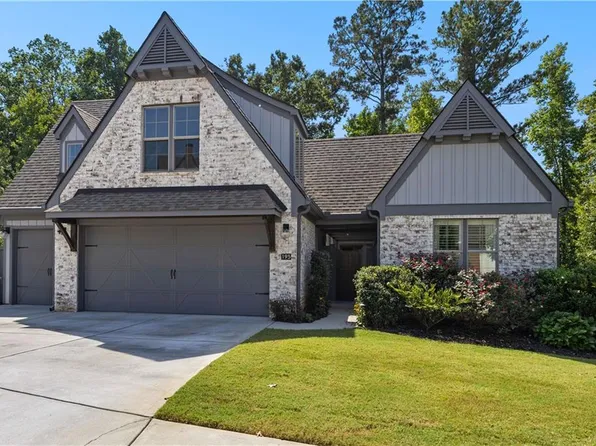 195 Arbor Garden Cir, Newnan, GA 30265