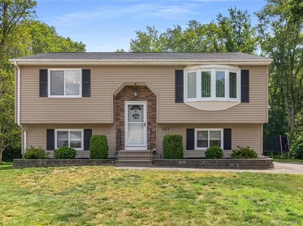 137 Colonial Road, Plainfield, CT 06374