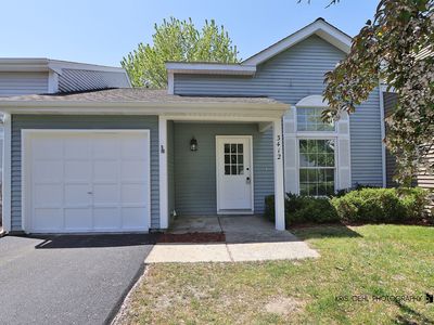 3412 Greenwich Ln, Island Lake, IL, 60042