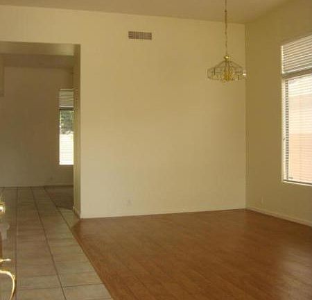 4th image of 1678 E Linda Ln